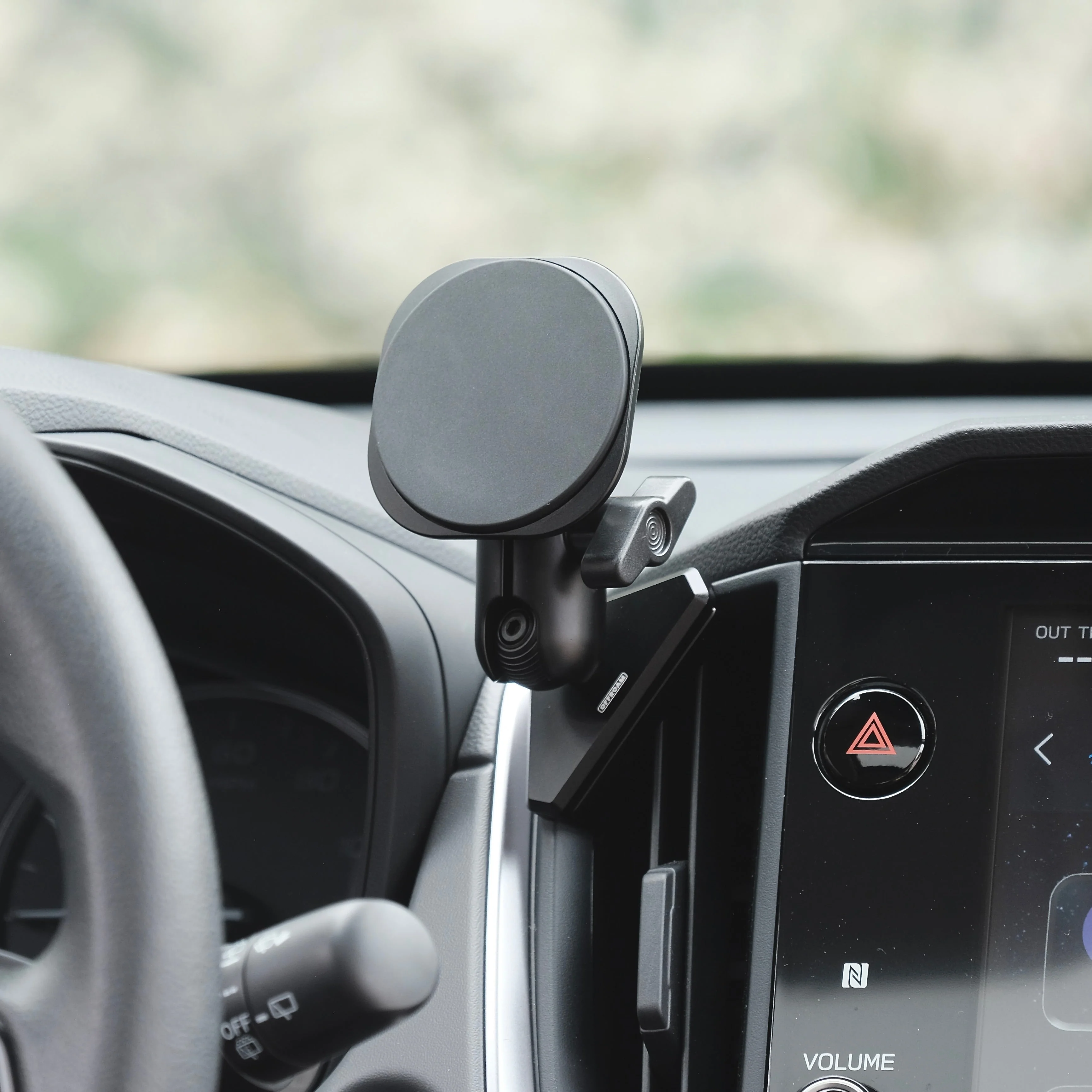 Offroam MagSafe-compatible Phone Mount - 2022+ Subaru WRX - Image 4
